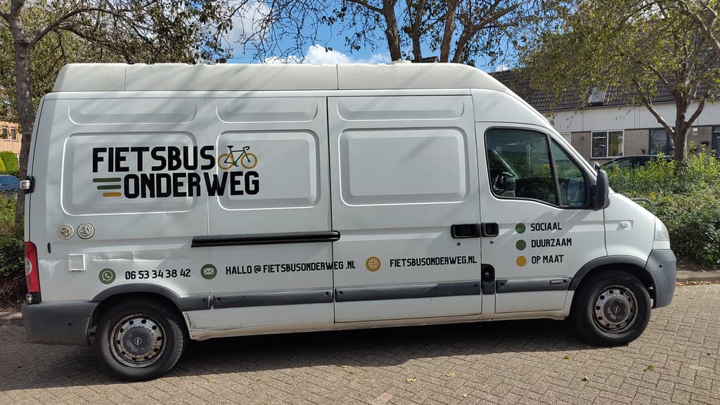 De bus van Fietsbus Onderweg